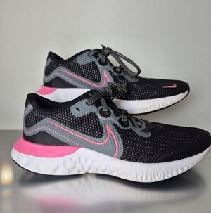 NIKE RENEW RUN BLACK PINK, Size 5Y, Used, Good Conditions.